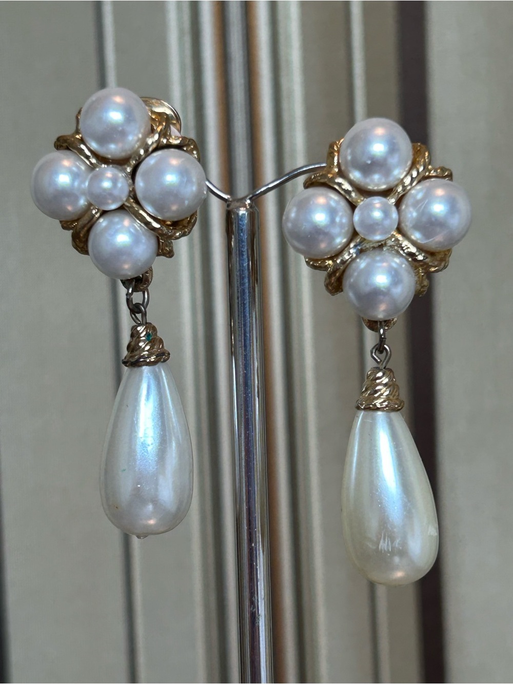 Pearl cluster dangle earrings